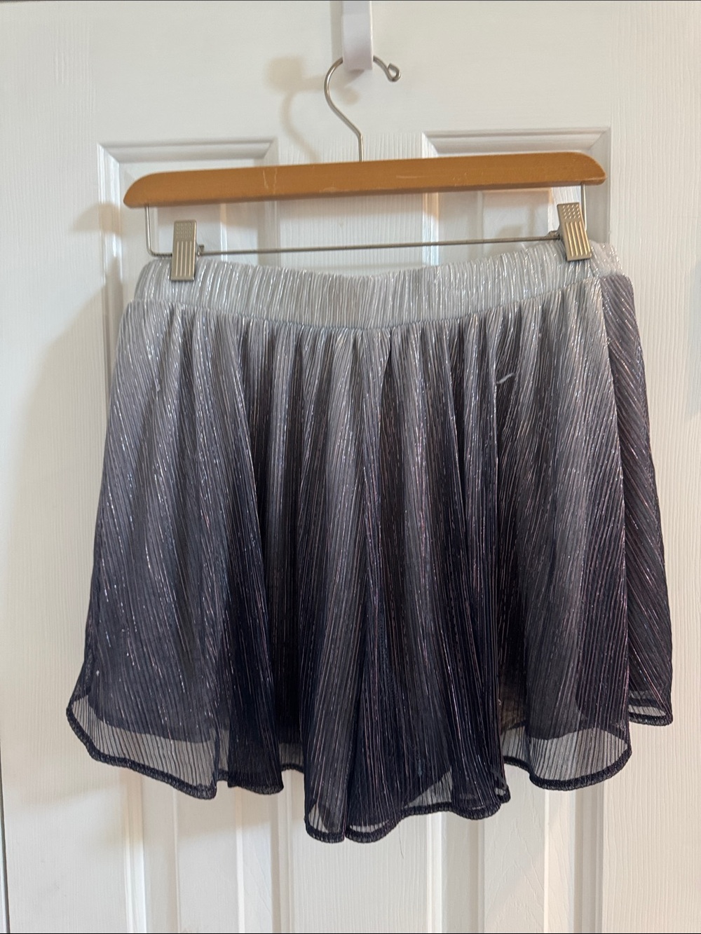 Show Me Your Mumu Carlos Swing Metallic Shorts - Picture 7 of 8